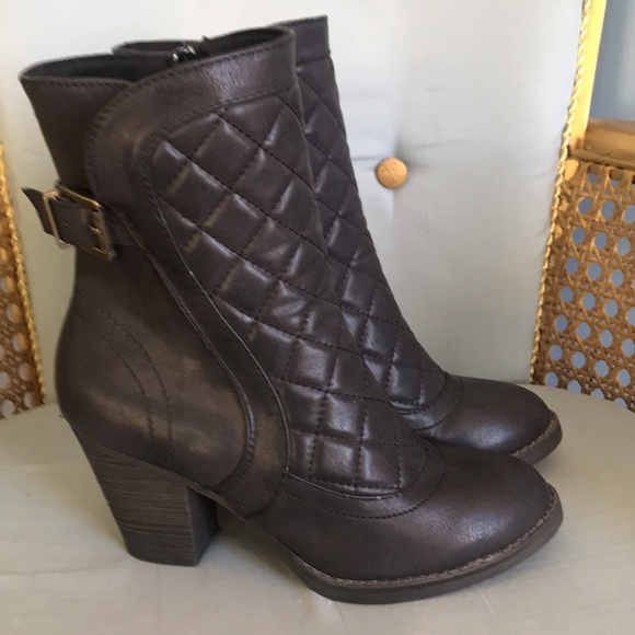 Arizona Jeans dark gray zip up block heel round toe quilted ankle booties size 7 - Picture 14 of 14
